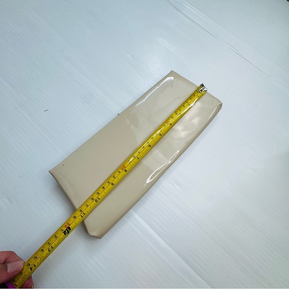 Vintage off white Glossy Clutch purse - Picture 3 of 6